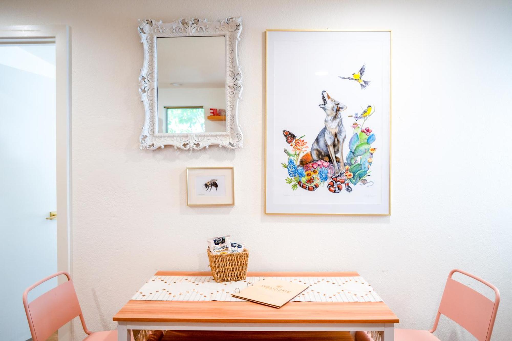 Stylish, Artsy Bungalow Central Eastside Austin Exterior foto