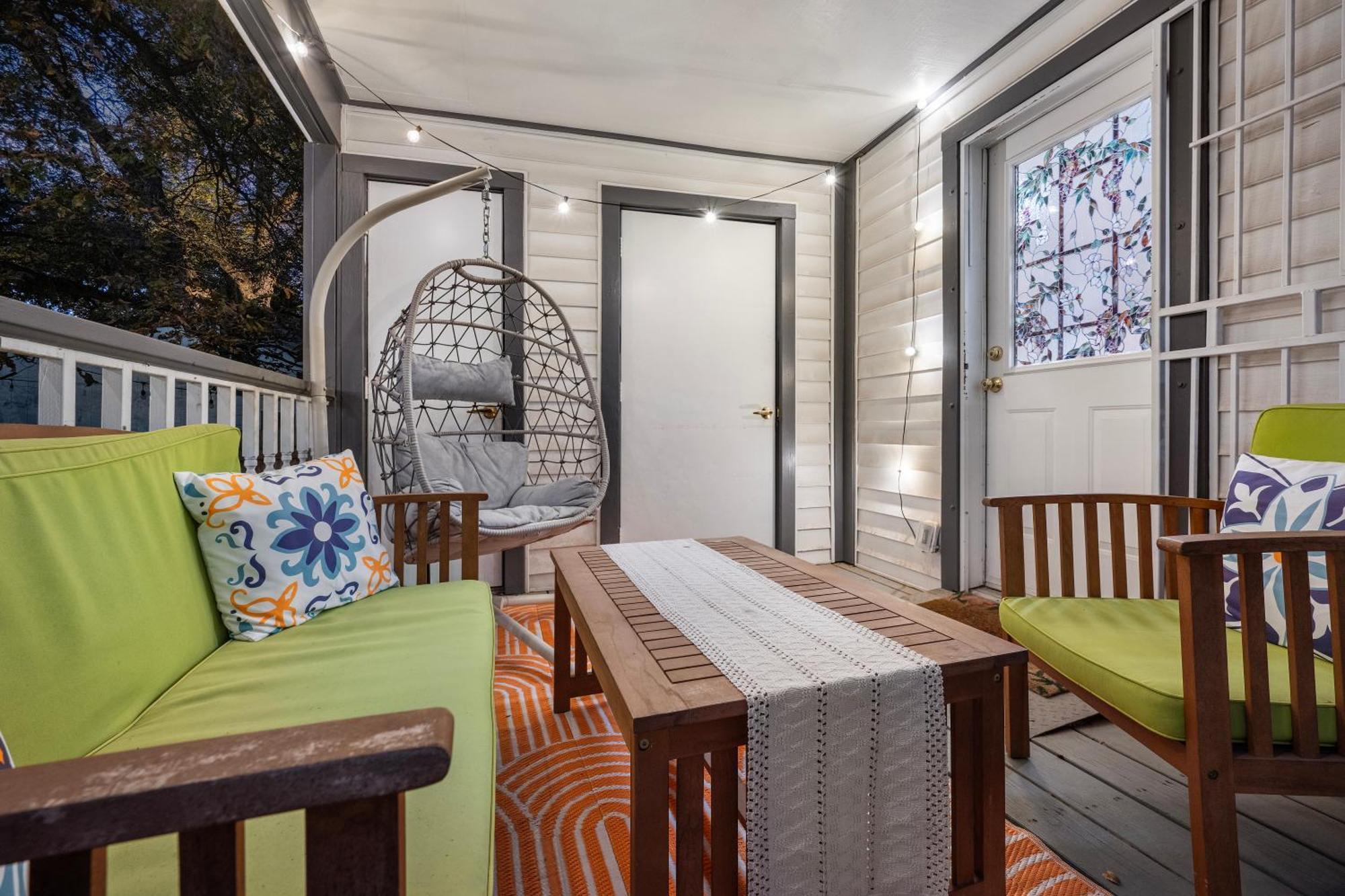 Stylish, Artsy Bungalow Central Eastside Austin Exterior foto